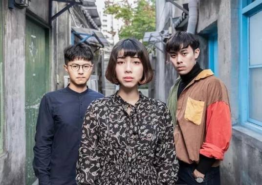 新世界（告五人和阿爆演唱的歌曲）