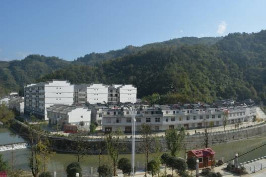兴隆镇（陕西省安康市平利县下辖镇）