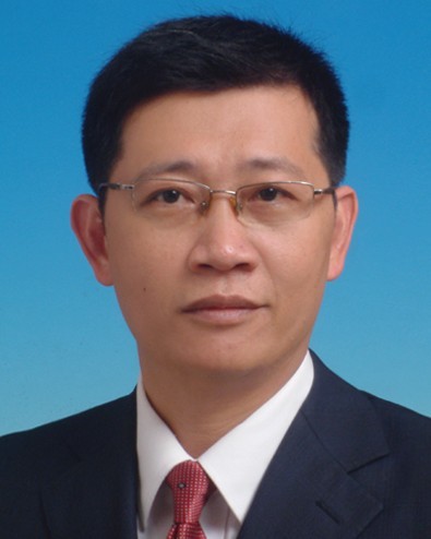 王振羽（海南省万宁市政协副主席、市行政审批服务局党组书记）