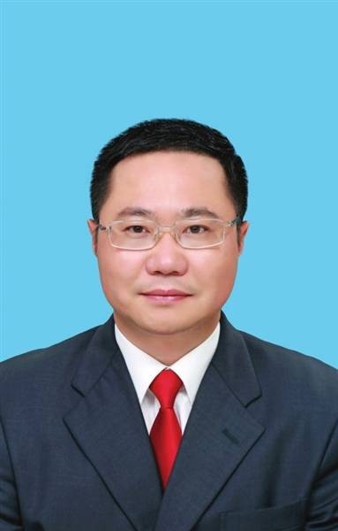 黄伟（贵州省遵义市委副书记、市长）