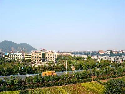 岩峰村（福建省泉州市惠安县涂寨镇下辖村）