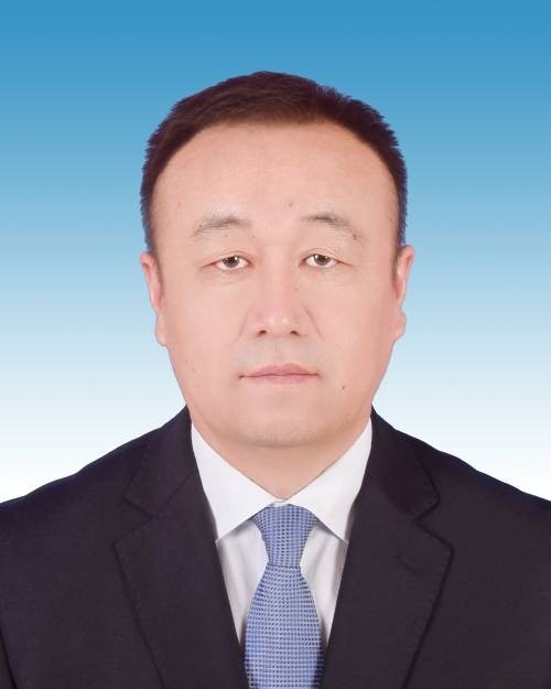 布和（内蒙古自治区额济纳旗委副书记、旗长）