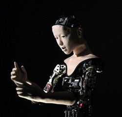 Alter（日本仿生半身人形机器人）