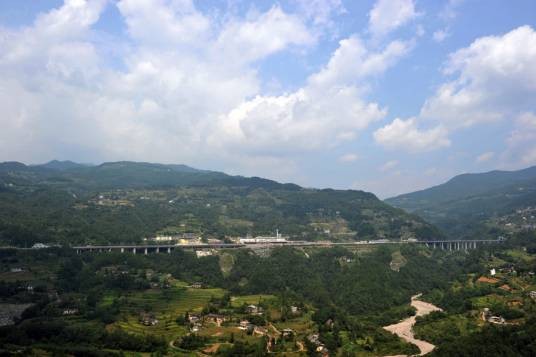 宜山村(山东省济南市莱芜区寨里镇宜山村)