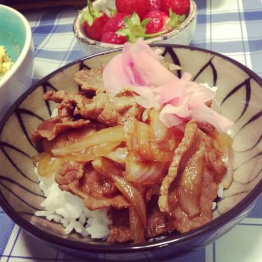 牛肉丼