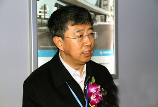 李洪俊（北京欧V新能源客车事业部常务副总经理）