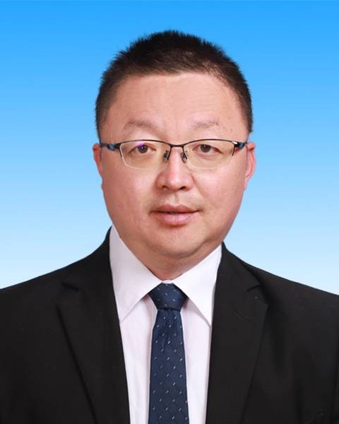 李志彪（鄂托克旗委常委、办公室主任）