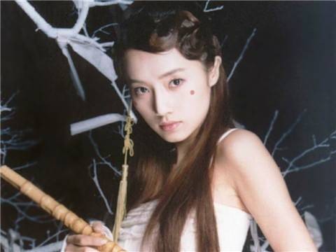 月亮月亮(李贞贤2002年韩语歌)