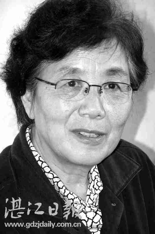 邓引引