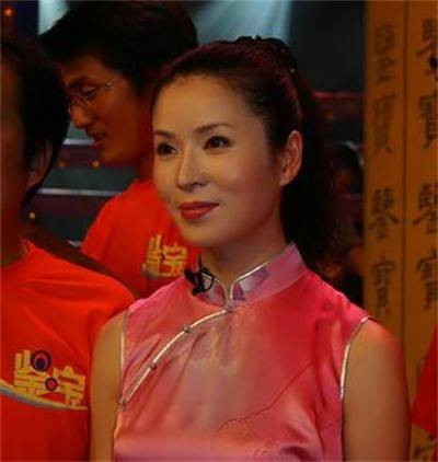 罗晰月