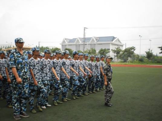 学生军事训练