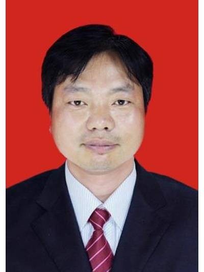 李海明（河南省平顶山市舞钢市尹集镇党委委员、人大主席）