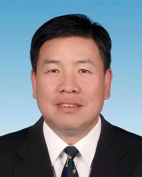 乔伟（第十四届全国政协委员，兴正伟科技控股集团有限公司董事长）