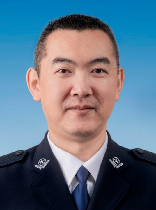 张岩（广东省韶关市政府党组成员、副市长，市公安局党委书记、局长）