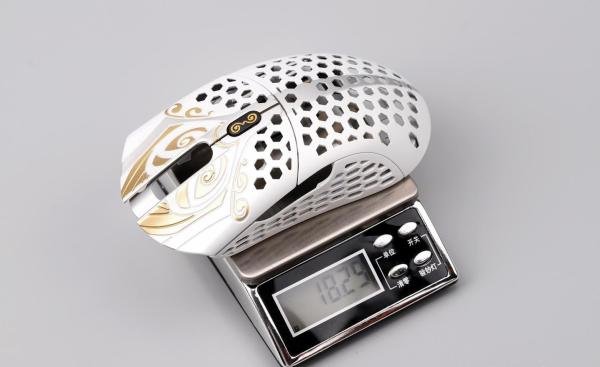 《图解装备54》终极鼠标的含金量,拆解Finalmouse Starlight-12 Zeus