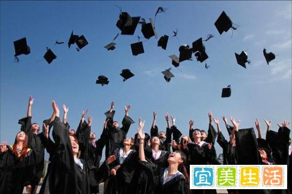 华科回应网红称可靠关系转学,74.52%的受访者认为高校不可以靠关系转学