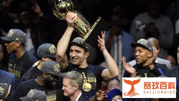 官宣!帕楚里亚正式宣布退役!勇士立刻签下!他又回NBA了