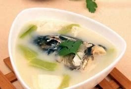 芙蓉鲫鱼是哪里的菜系？怎么制作呢？哪些步骤需要特别注意容易翻车？