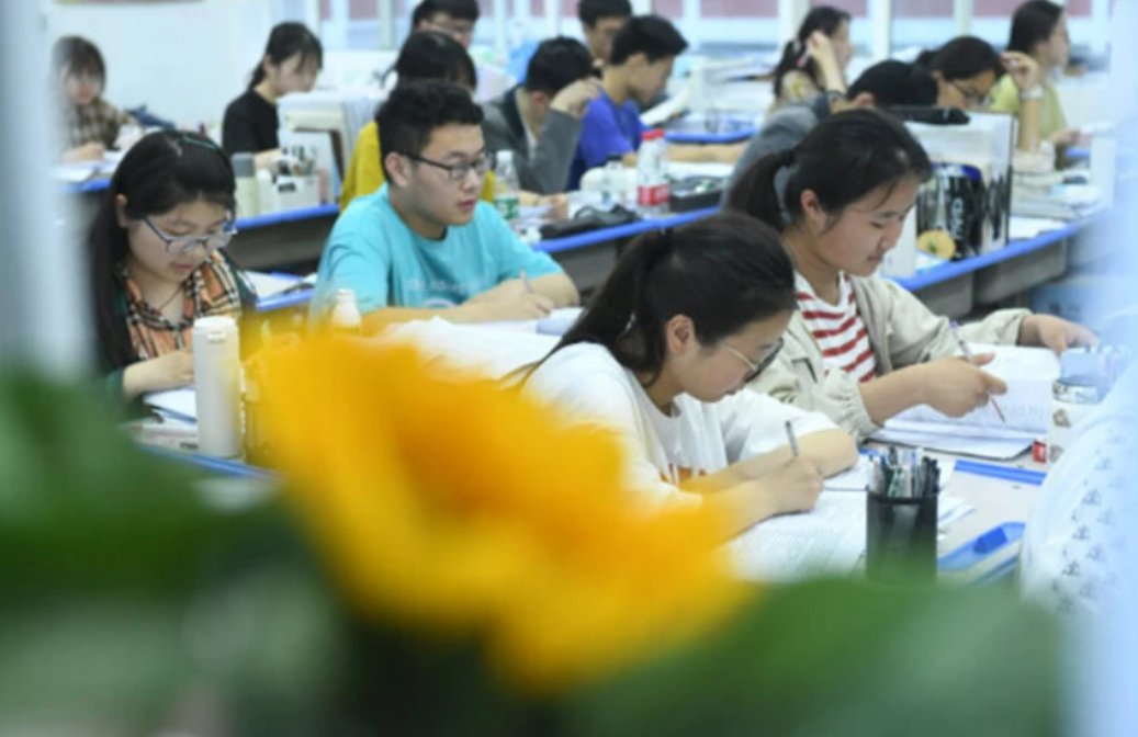 2023年高考预估分数线