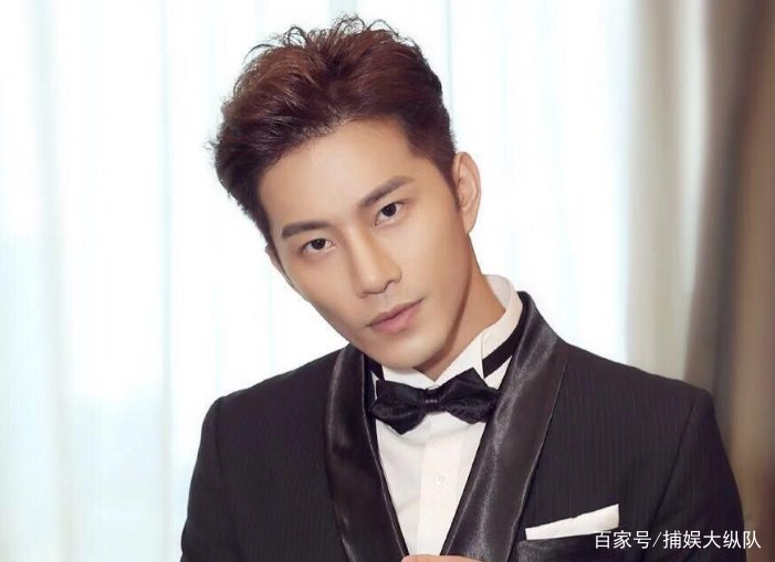 25岁娶娇妻,生下女儿就剃发出家,如今生活幸福,他是谁?