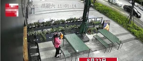 汗颜！武汉一大妈2天跑8趟偷走餐厅14把椅子，竟然拿去当废铁卖了