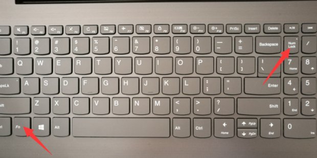 键盘打字母打出来怎么变是数字了?