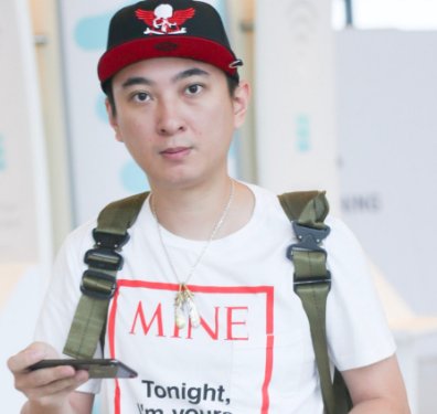 王思聪怼LNG的老板,面对郭麒麟,王思聪是怎么显霸气的?