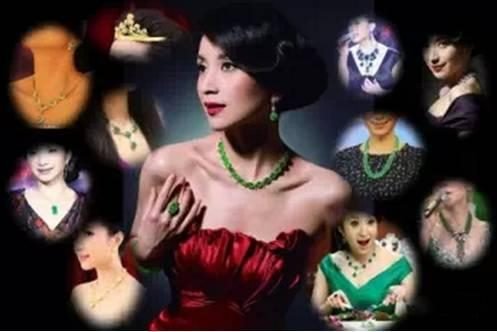 这三位称得上是“翡翠女王”的女明星曾让无数男人失眠过！