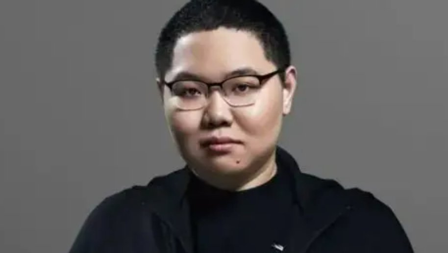 知名主播PDD因直播间翻唱歌曲致歉，他到底冤不冤？