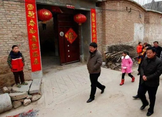 表妹结婚，舅妈挖苦我们家去的人多了，这样的亲戚还需要走动吗？