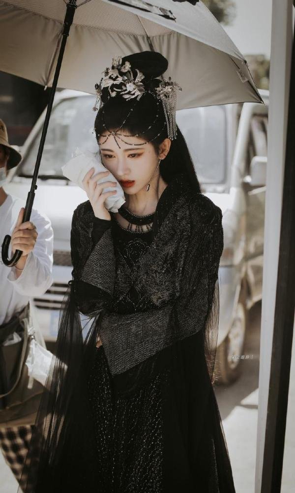 女孩子做化妆师真的很吃香吗？为什么这么多人都在学