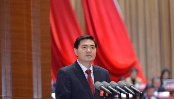 他，当选州长