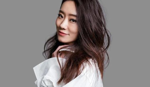 张小斐被曝开300万豪车!明星到底多有钱?