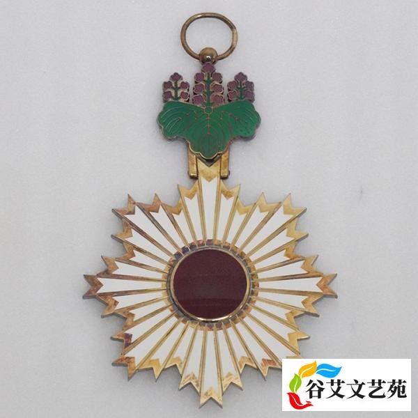 他是二战英雄,他杀死无数日本人,却获得了日本人的尊重
