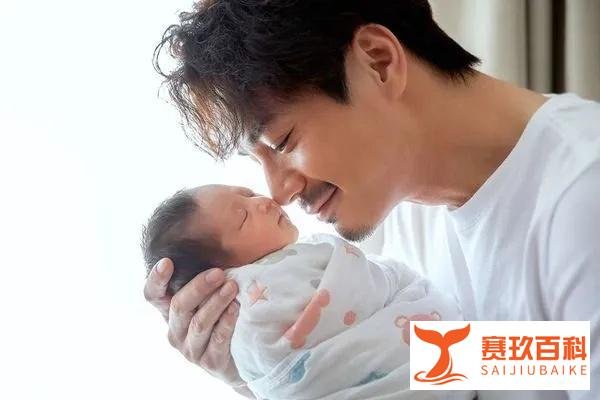 恭喜!40岁杨怡宣布诞下女儿,一家三口温馨照首曝光!