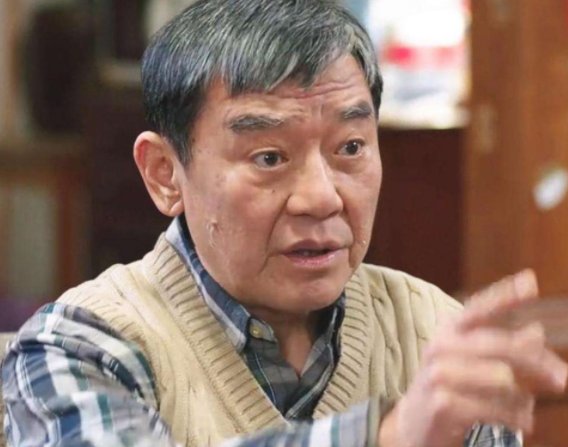 李立群曝31岁女儿与黑人男友分手,你能接受和黑人恋爱吗?