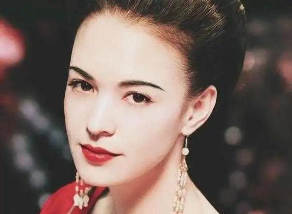 如何评价张榕容的长相?