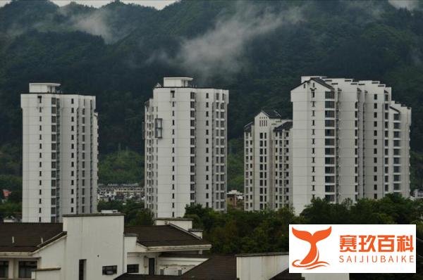 央媒痛批“县城高房价”!信号已现,县城房价未来走势逐步明朗