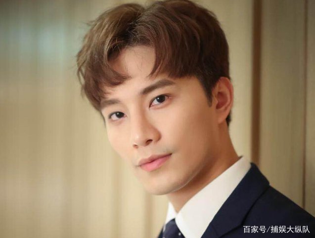 25岁娶娇妻,生下女儿就剃发出家,如今生活幸福,他是谁?
