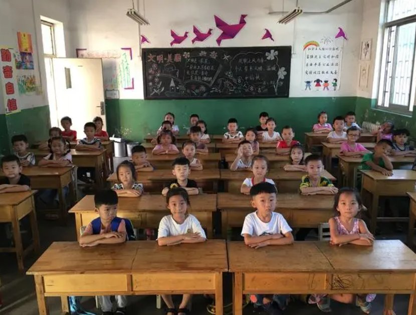 踏入小学的第一天的句子简短