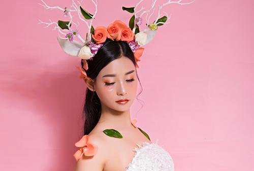 学化妆的发展前景如何？现在想学化妆还来得及吗？