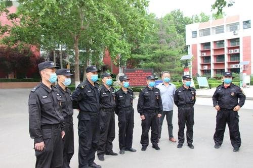 武汉一男子多次夜闯高校女寝偷内衣,你如何看待此男子的行为?