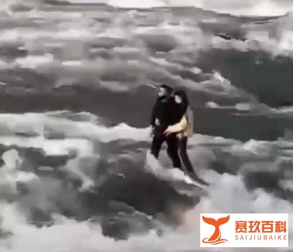 祈求平安:三门峡大坝附近突发涨水,打卡网红多人被冲走