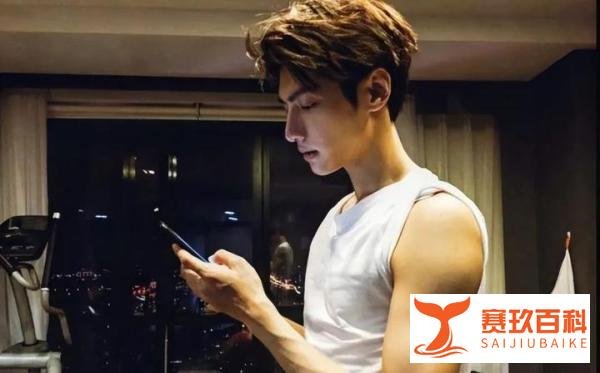《长月烬明》大火，罗云熙却眼窝凹陷瘦脱相，病恹恹状态让人心疼