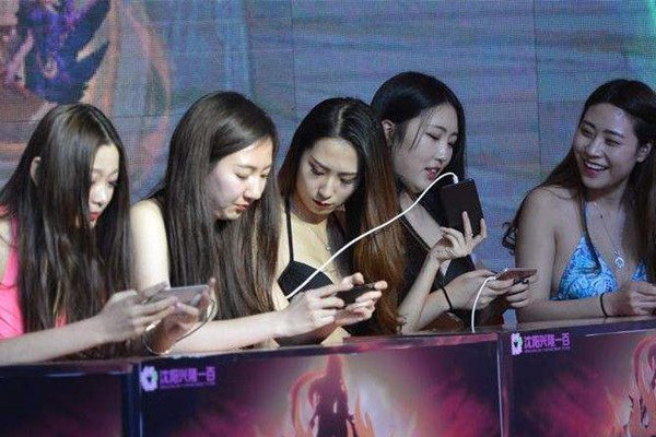 可玩的手机污游戏 每一款游戏都尺度