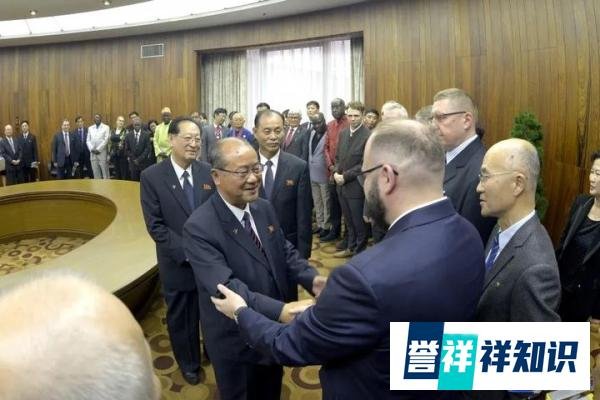朝鲜劳动党中委会书记李日焕会见主体思想国际讨论会与会者