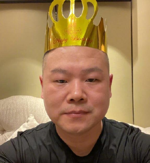岳云鹏老婆没找到合影错过卡点庆生 到底什么情况?