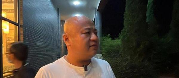 蒋正全同窗和发小泪洒殡仪馆:兄弟,让我送你最后一程!