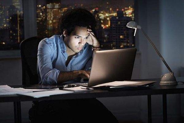 中秋国庆双节都加班，可拿24天的日工资，你会因为加班费而加班吗？