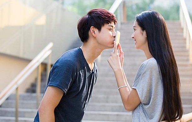 男朋友吻我时心理活动是什么？